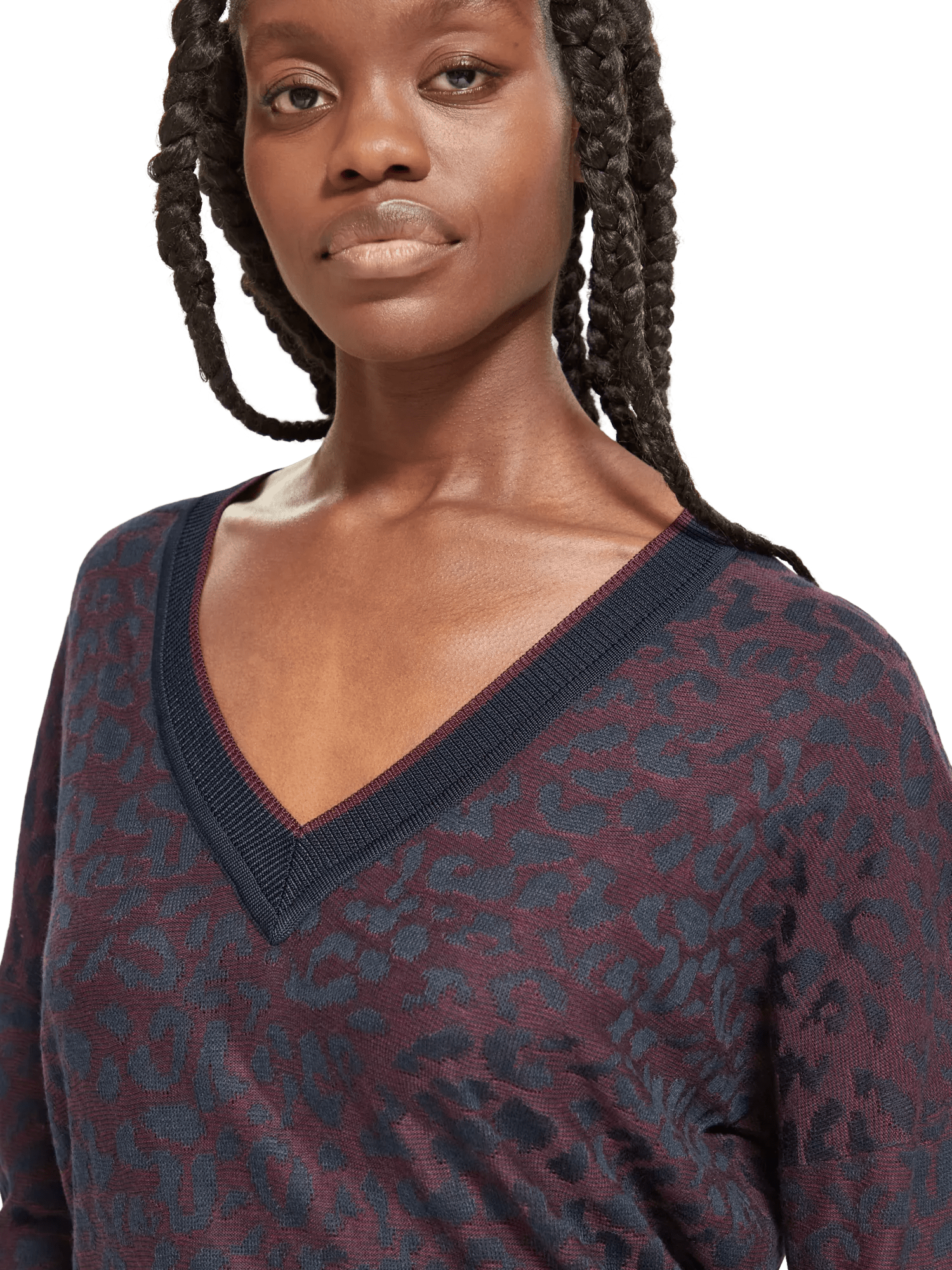 Maison Scotch - Animal Jacquard V-Neck Sweater - Bordeaux