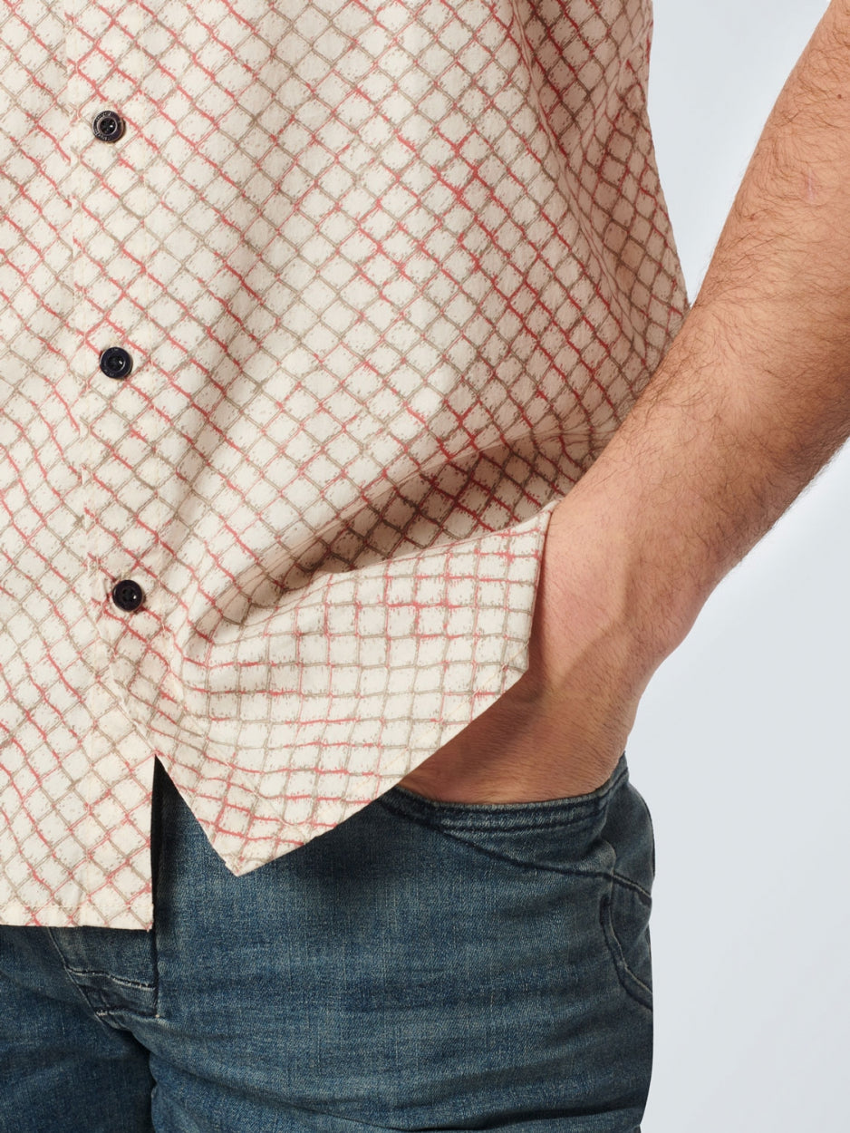 No Excess - Mesh Wire Print SS Shirt - Old Pink