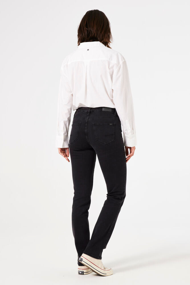 Garcia - Celia Straight Jean - Dark Used (Washed Black)