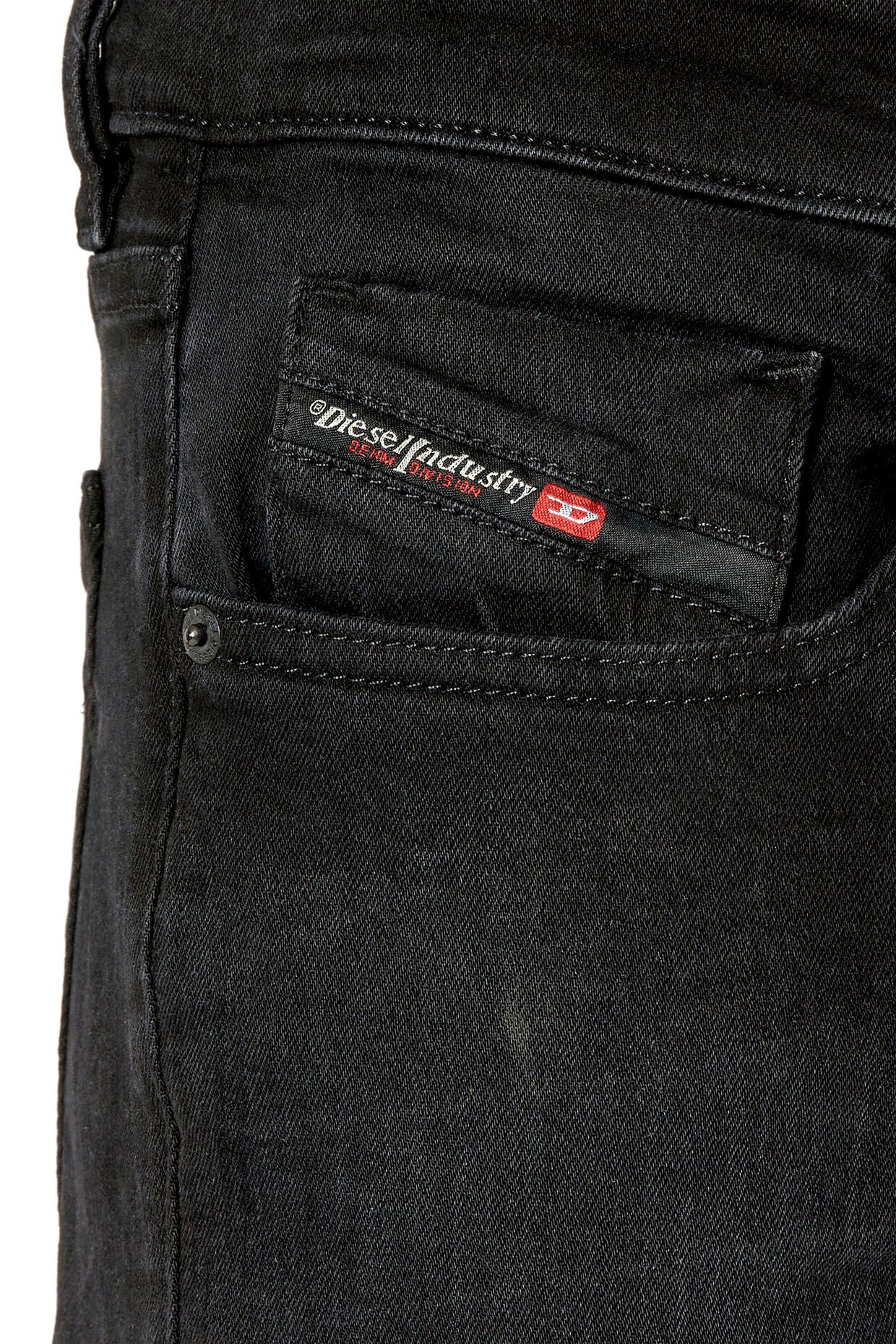 Diesel - 2019 D-Strukt Jean - 0TFAS Wash
