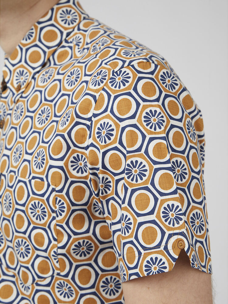 Ben Sherman - Block Geo Print SS Shirt - Tan