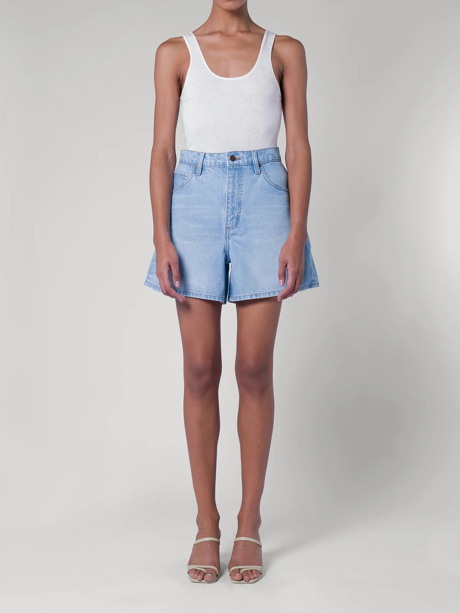 Nobody - Mira Short - Saunter