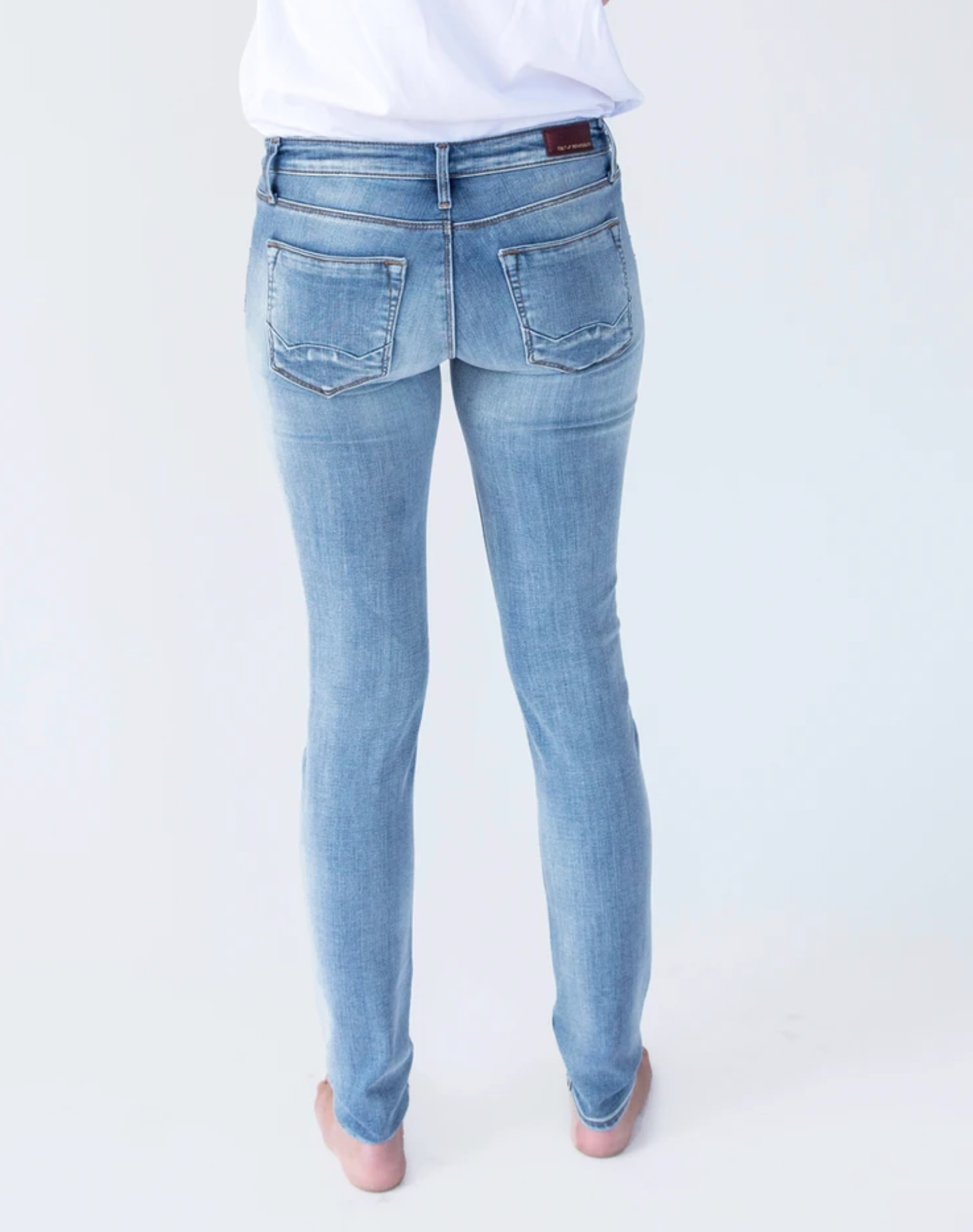 Cult - Zen Mid Rise Jean - Crest