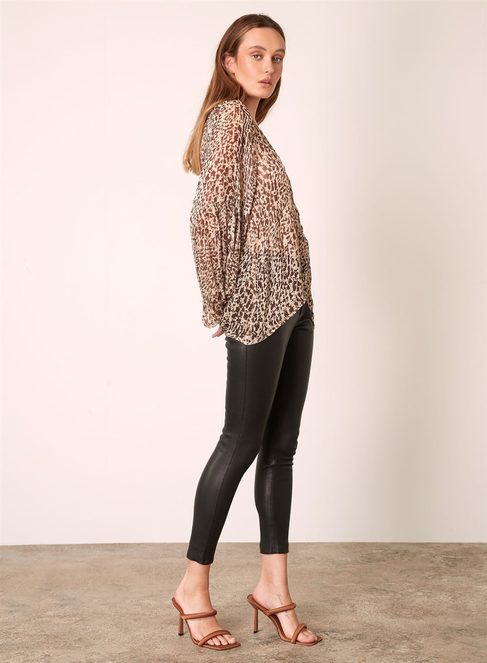 Esmaee - Willa V-Neck Blouse - Willa
