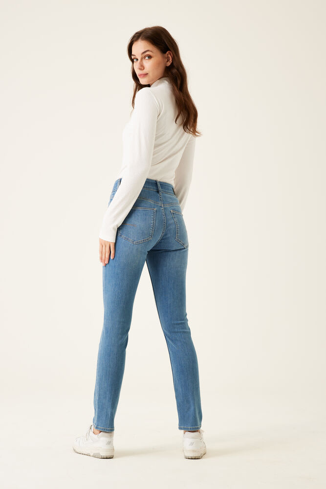 Garcia - Caro Jean - Medium Used