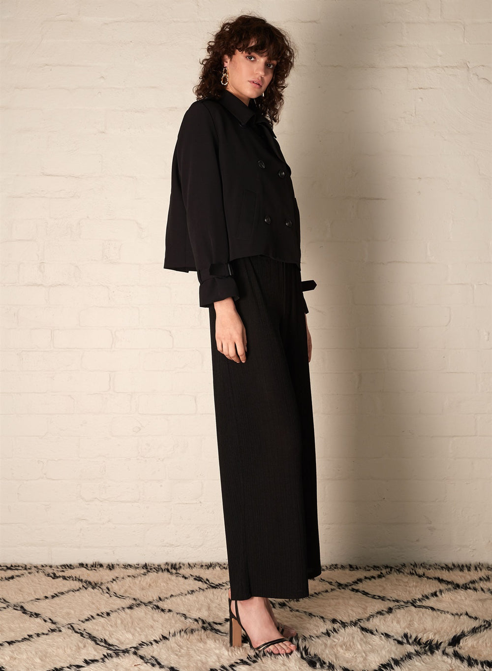 Esmaee - Parker Cropped Trench - Black