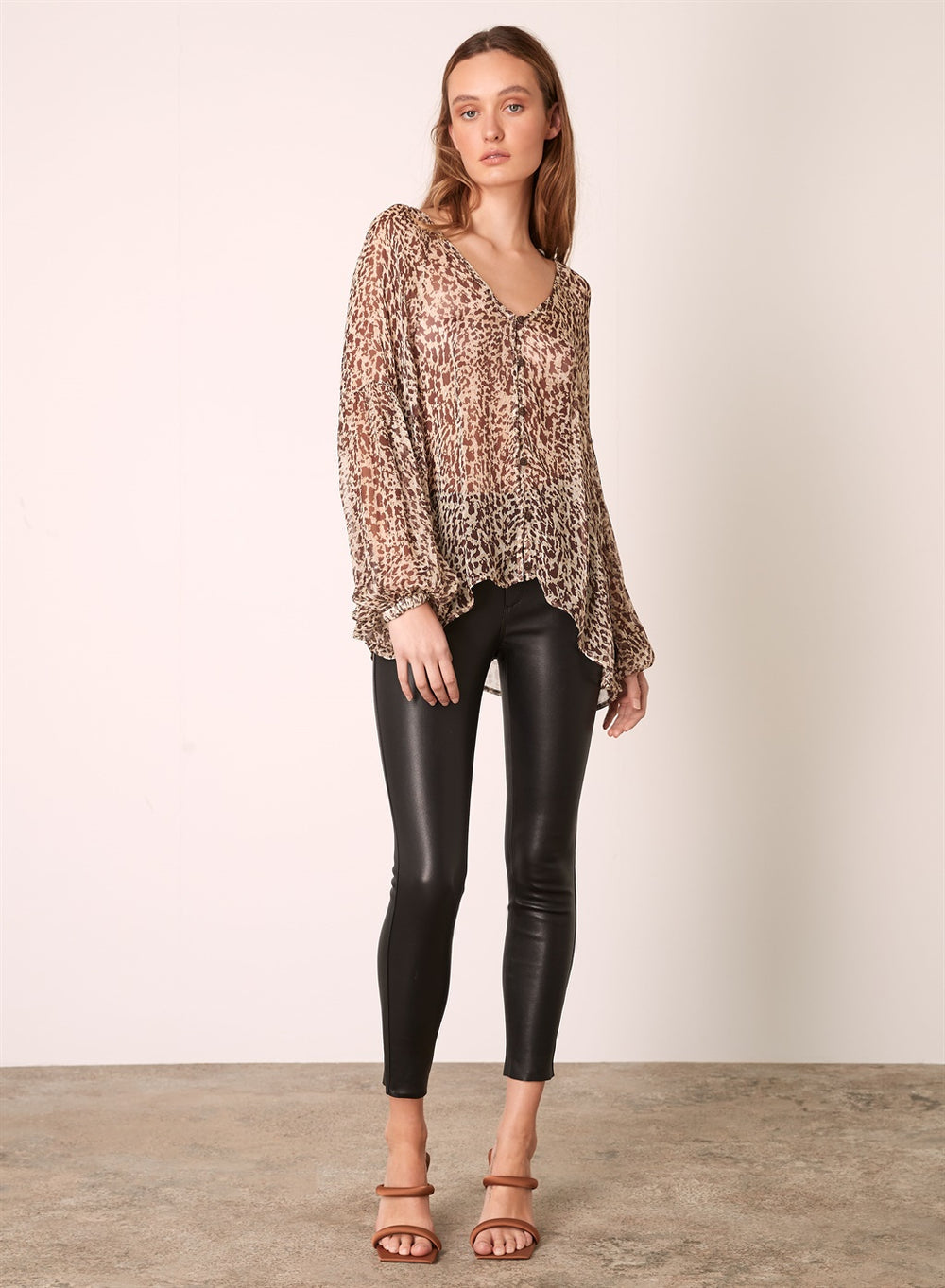Esmaee - Willa V-Neck Blouse - Willa