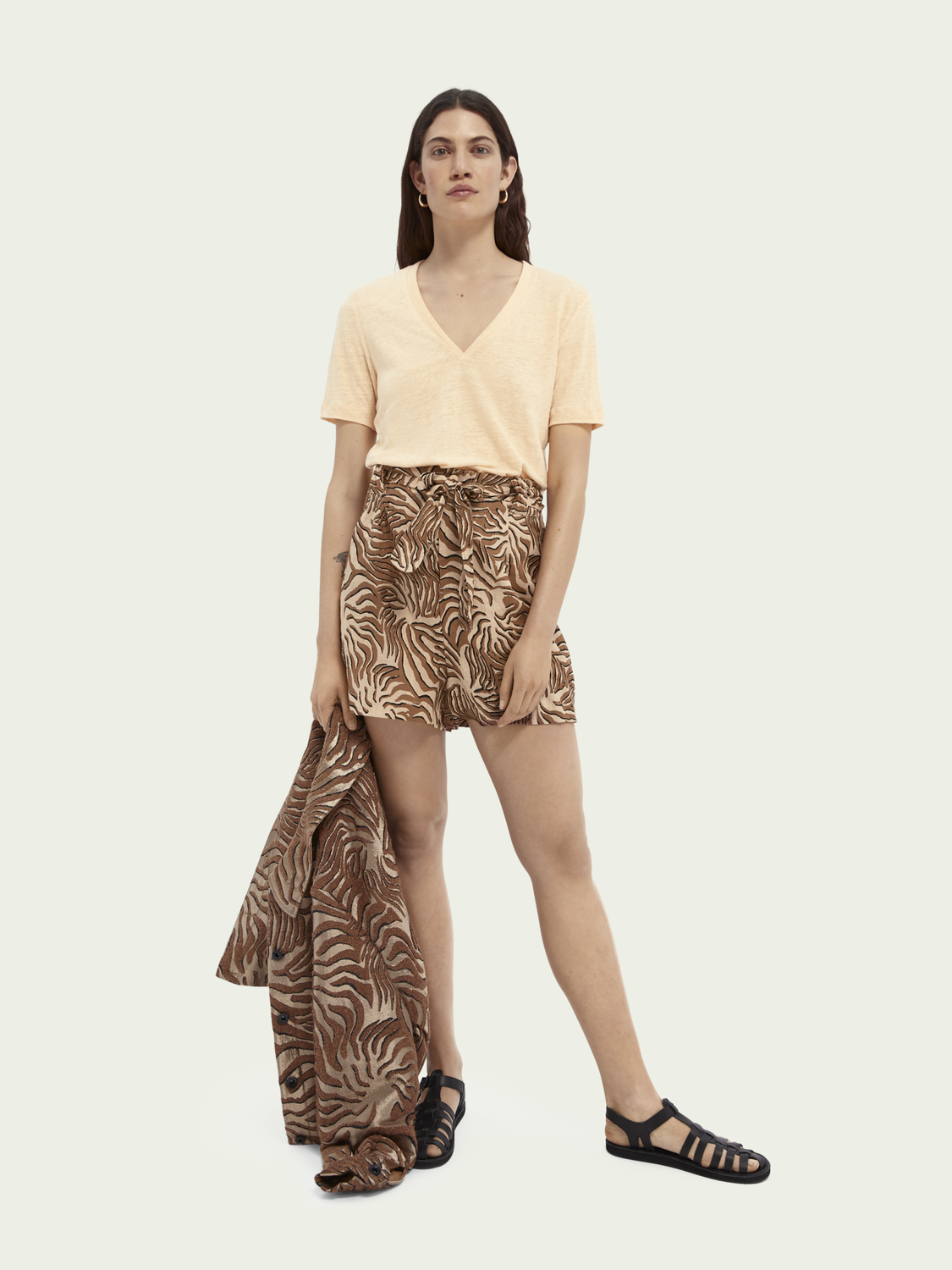 Maison Scotch - Classic Linen V-Neck Tee - Deep Peach