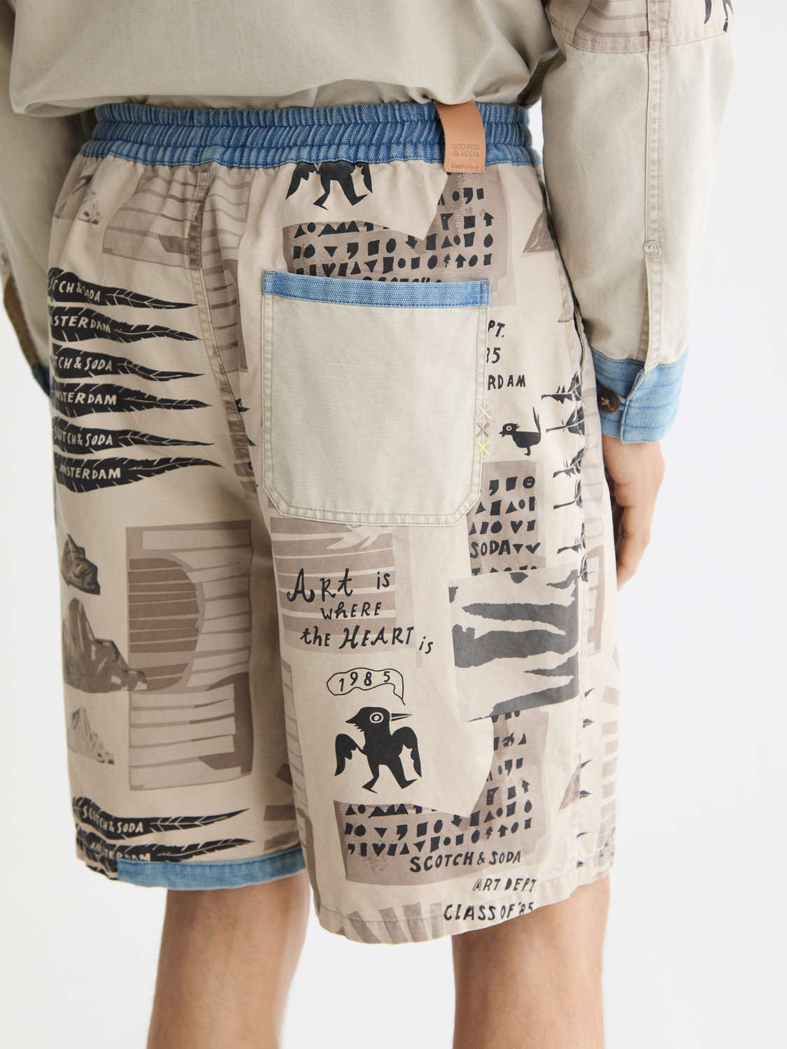 Scotch & Soda - Loose Fit Printed Washed Bermuda Short - Art Dept Collage White Colourblock