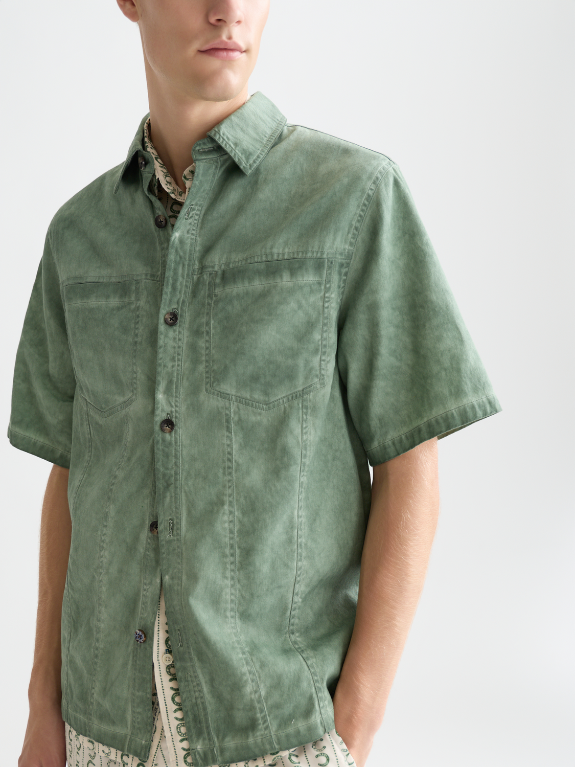 Scotch & Soda - Washed Cotton Relaxed Fit SS Shirt - Garden Green