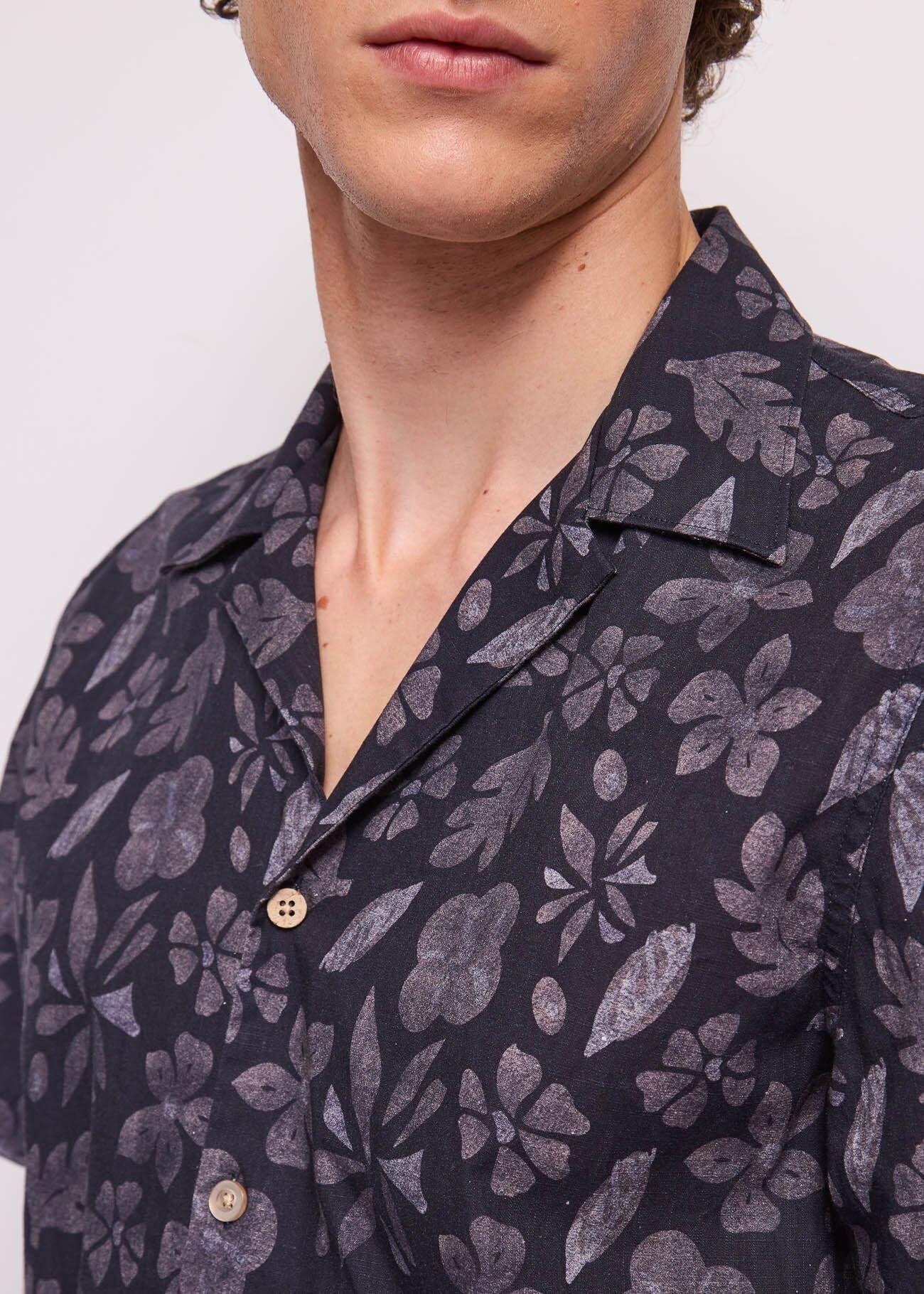 Gaudi - Regular Fit Printed SS Shirt - Night Floral