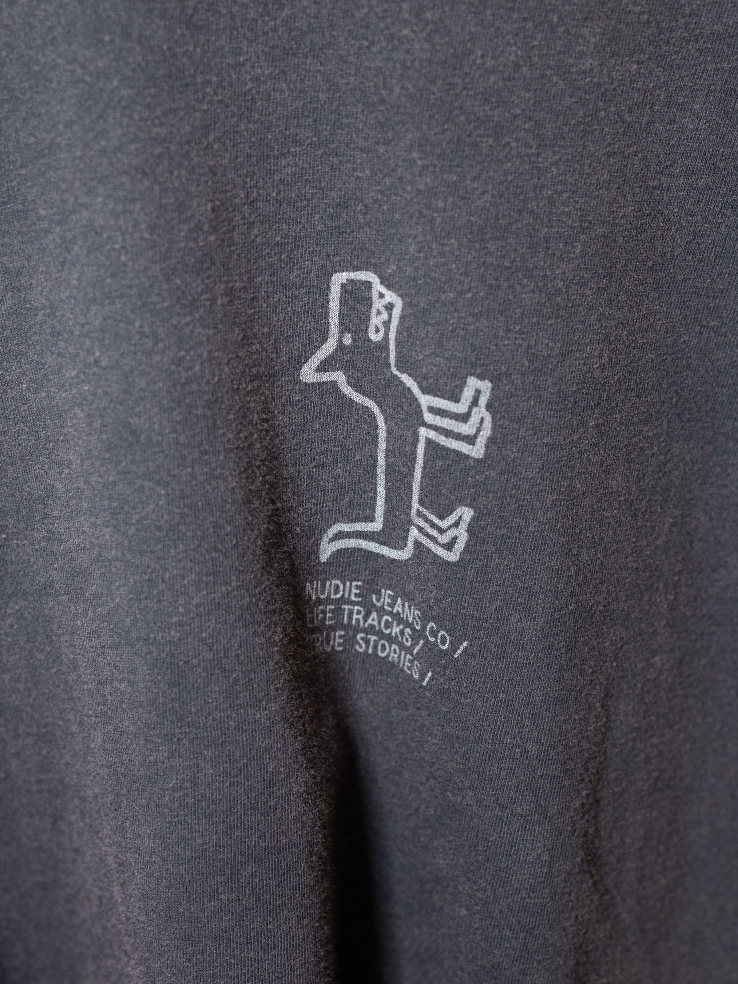 Nudie - Koffe Scratched Tracks Tee - Antracite