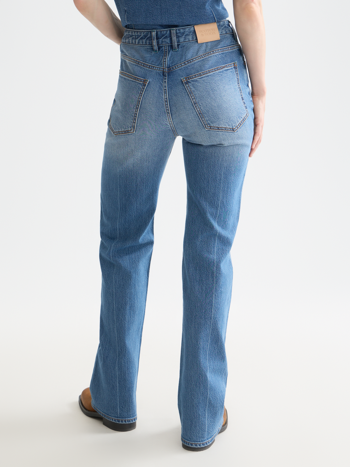 Maison Scotch - The Glow Bootcut Jean - Texas Sun