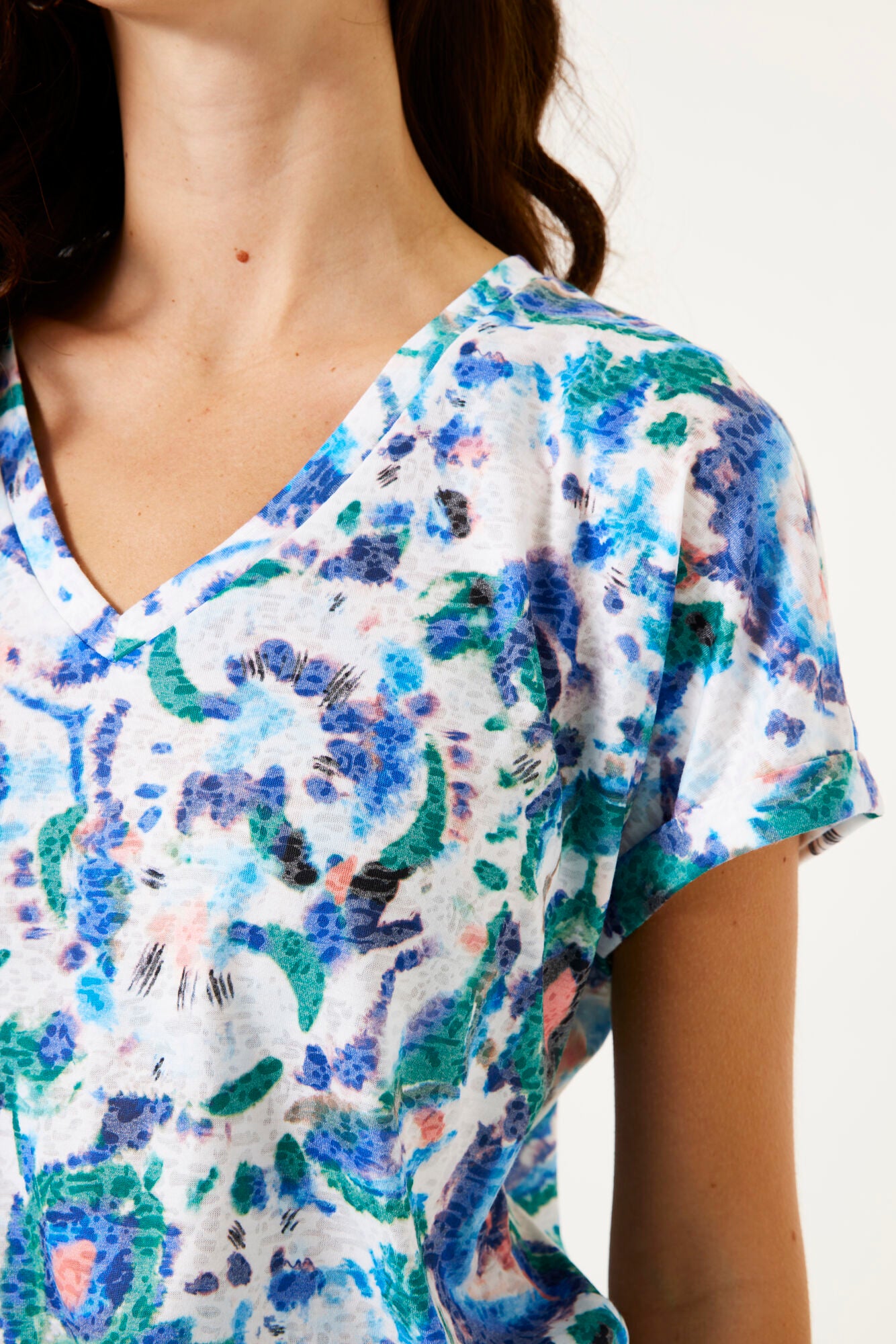 Garcia - Printed V-Neck Tee - Vivid Green