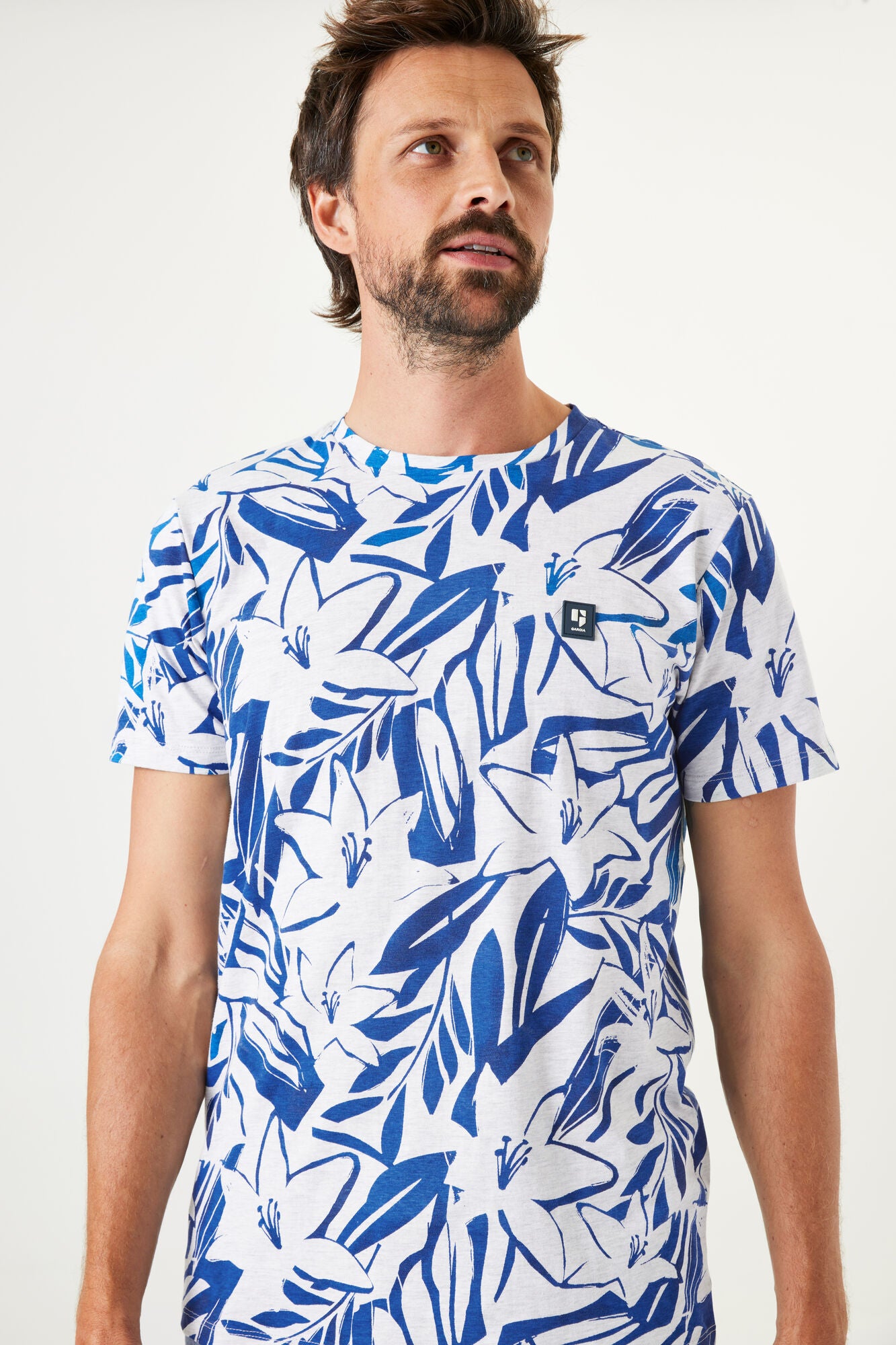 Garcia - Scattered Foliage Print Tee - Milk Melee