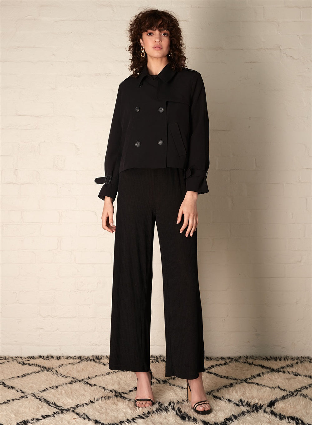 Esmaee - Parker Cropped Trench - Black