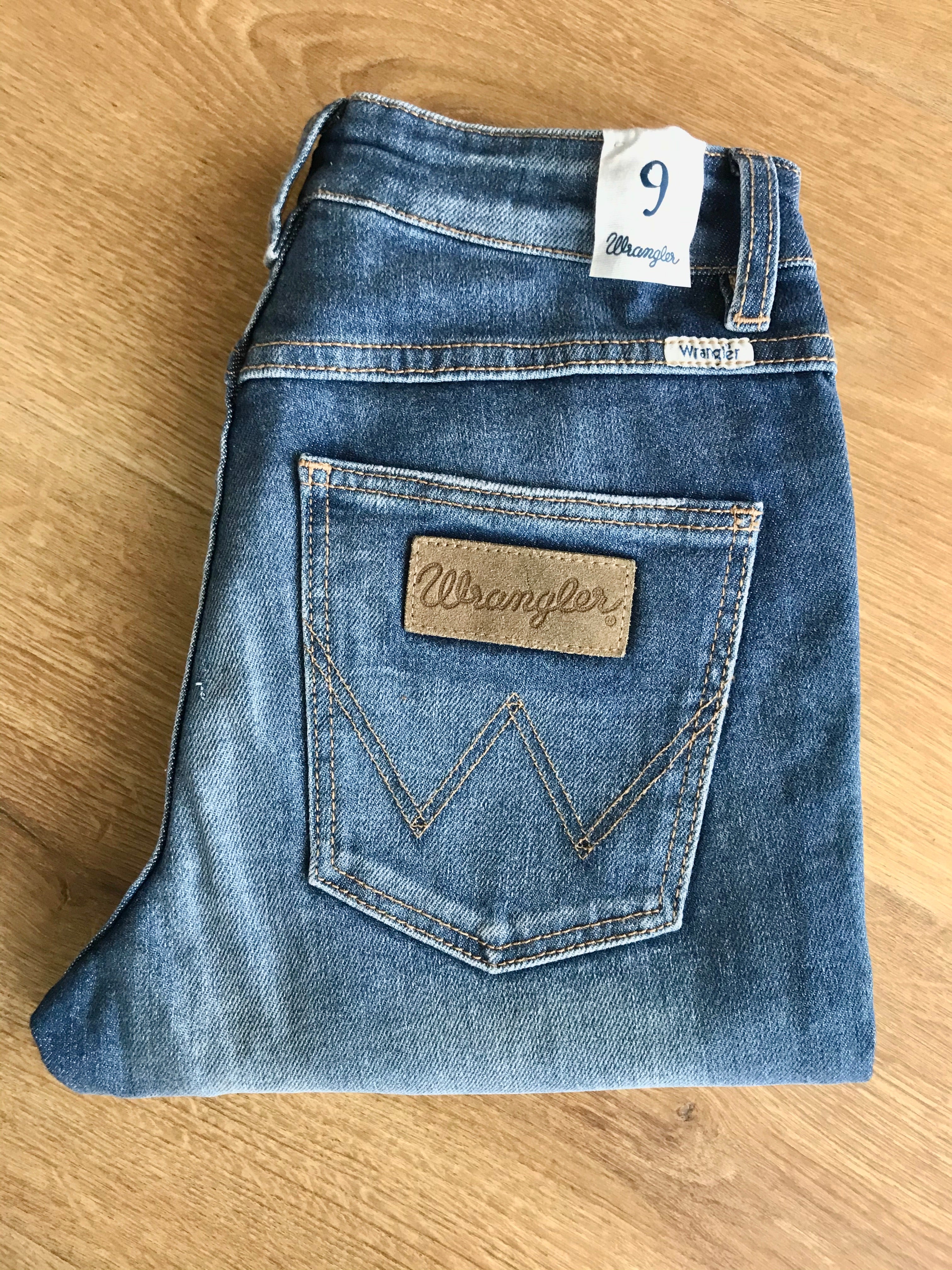 Wrangler - Mid Pins Jean - Bronx Busted